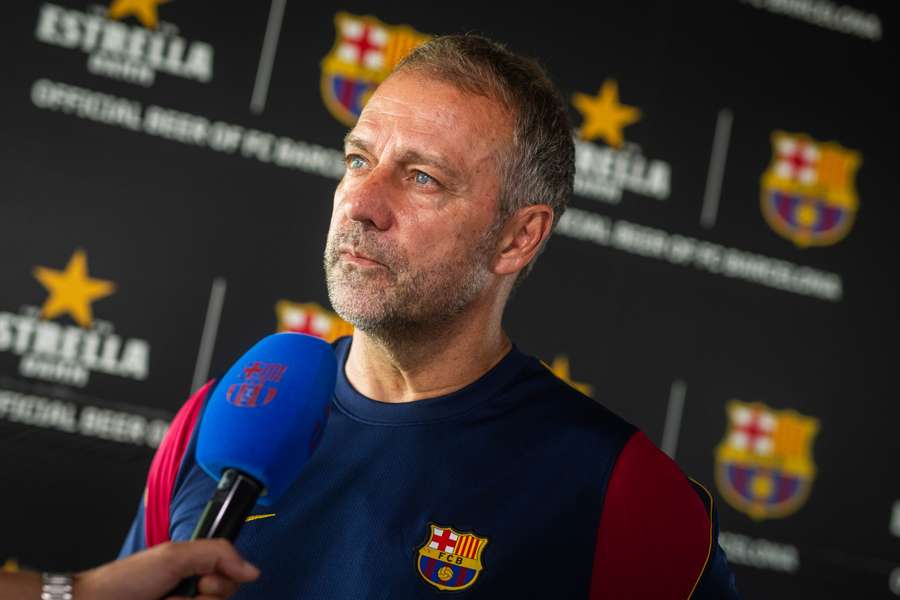 Hansi Flick, atendiendo a los medios del Barça Hansi Flick, atendiendo a los medios del Barça
