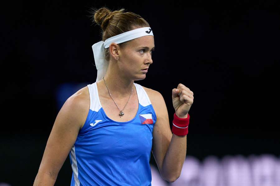 Bouzková začne proti Kartalové. Bouzková začne proti Kartalové.