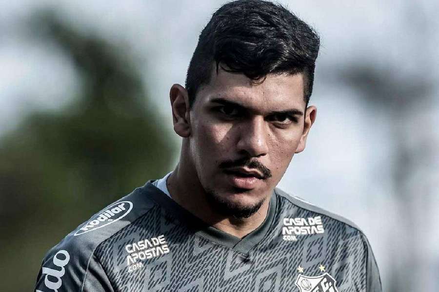 João Paulo foi o destaque de empate do Santos em Santo André