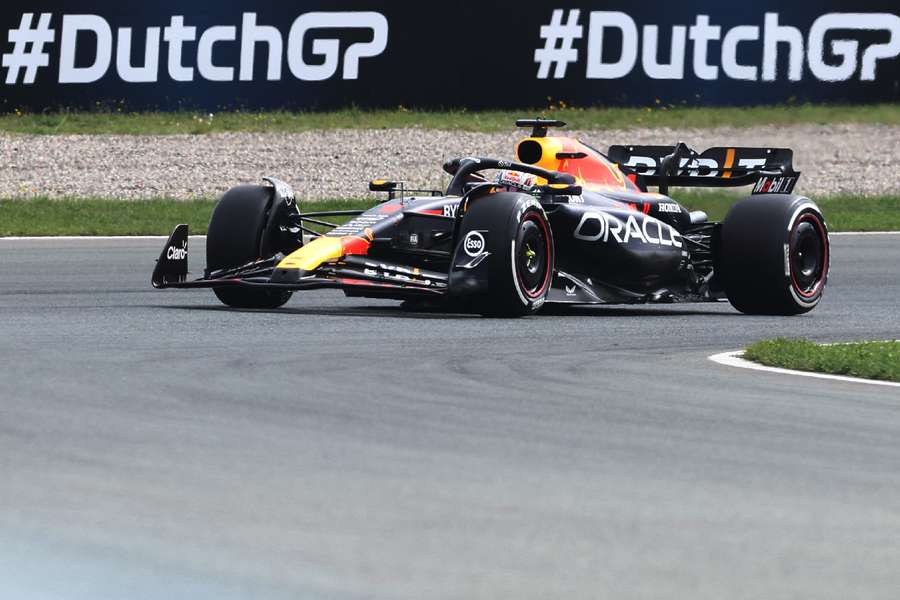 Em busca da 9º vitória seguida, Verstappen dita ritmo no 1º treino do GP da Holanda
