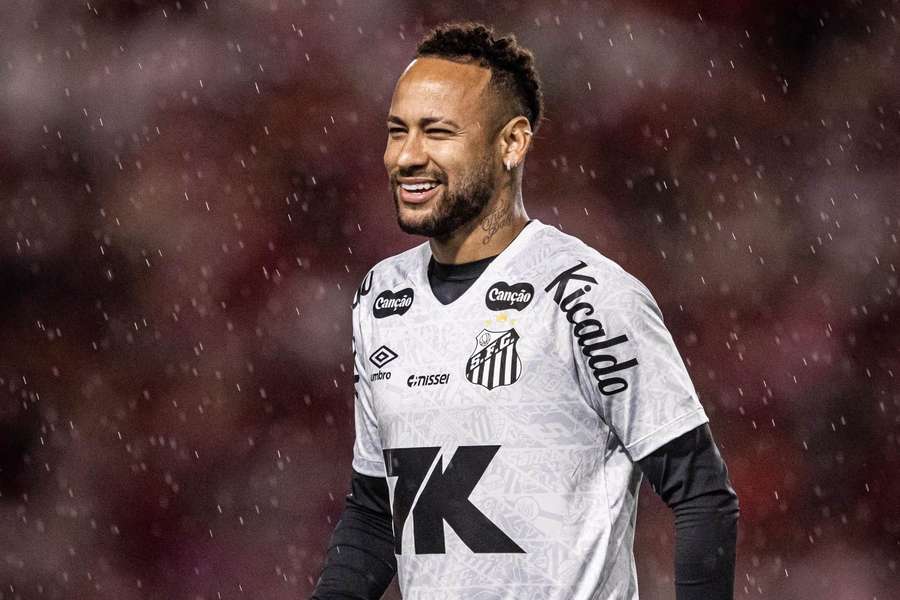 Neymar reforçou o Santos no duelo com o CRB
