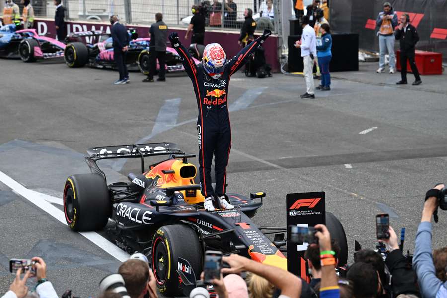 Verstappen wygrał w Baku. Piastri już na pierwszym okrążeniu uderzył w barierę
