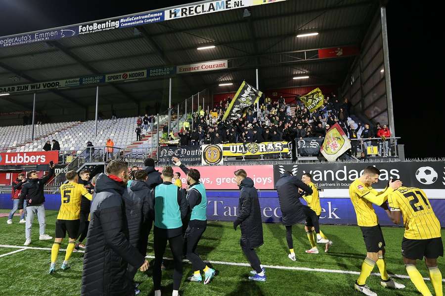 Roda JC viert feest met de supporters