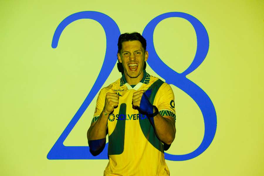 Felix Bacher renovou com o Estoril até 2028