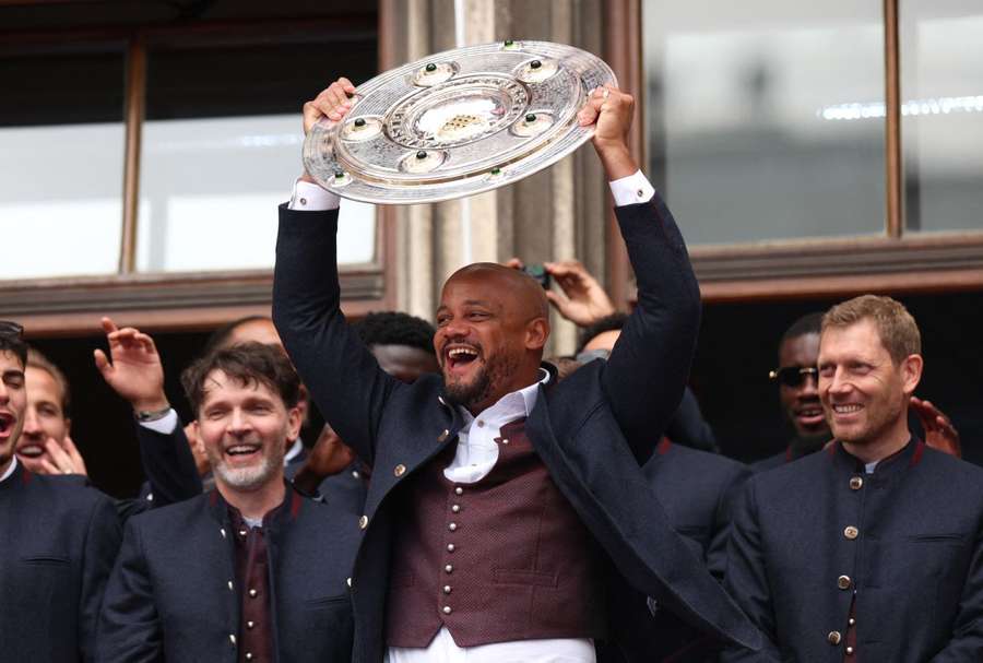 Die Bayern starten als Titelverteidiger in die neue Saison Die Bayern starten als Titelverteidiger in die neue Saison
