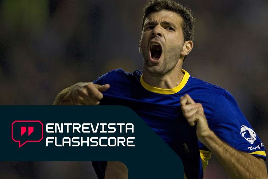 Gigliotti celebra un gol con Boca Juniors ante Godoy Cruz