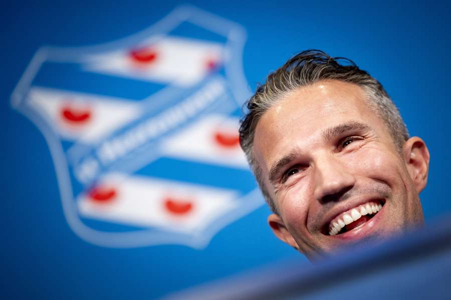 Robin van Persie wil bij zijn eerste klus als hoofdtrainer in Heerenveen vooral op sociaal gebied uitblinken