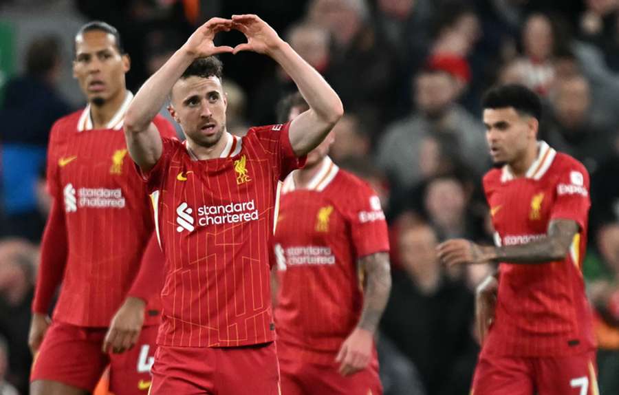 Jota tento rok vyhral titul s Liverpoolom. Jota tento rok vyhral titul s Liverpoolom.