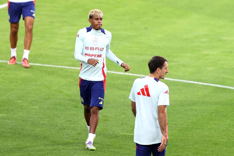 Spain coach dismisses spat with Flick over Lamine Yamal injury