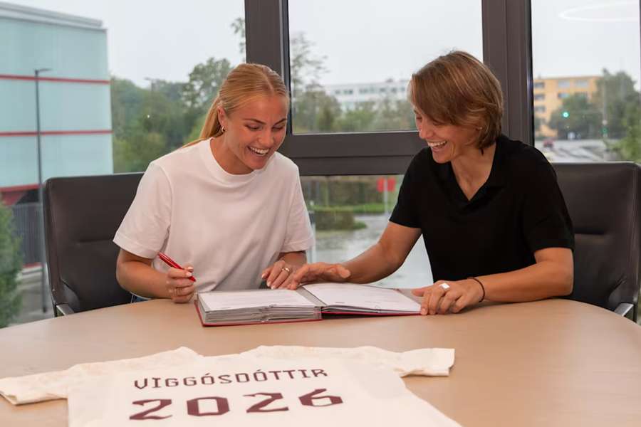 Glodis Viggosdottir bleibt bis 2026 beim FC Bayern.