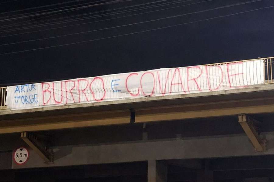 Artur Jorge foi um dos alvos da indignação da torcida do Cruzeiro