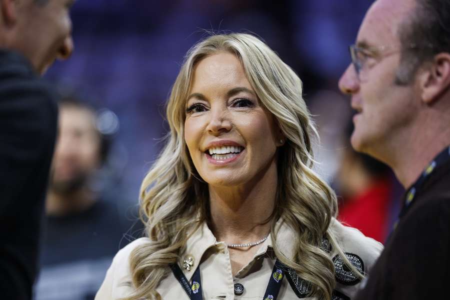 Propietaria minoritaria de Los Ángeles Lakers, Jeanie Buss Propietaria minoritaria de Los Ángeles Lakers, Jeanie Buss