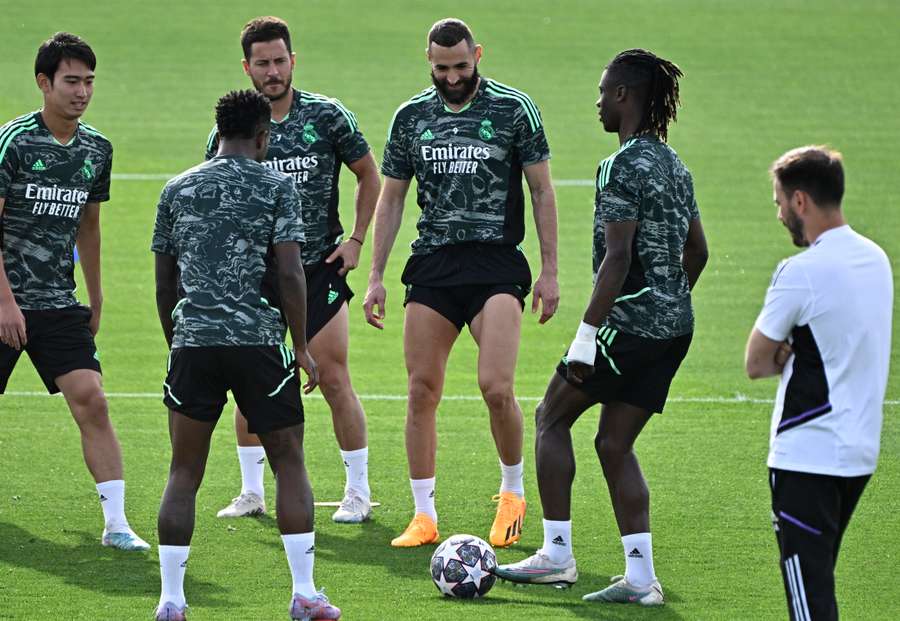 Real Madrid realiza treino em preparação para jogo nesta terça-feira (9)