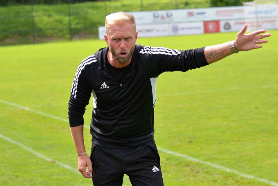 Roman West skončil na lavičce Třince po remíze s rezervou Zlínu. Roman West skončil na lavičce Třince po remíze s rezervou Zlínu.