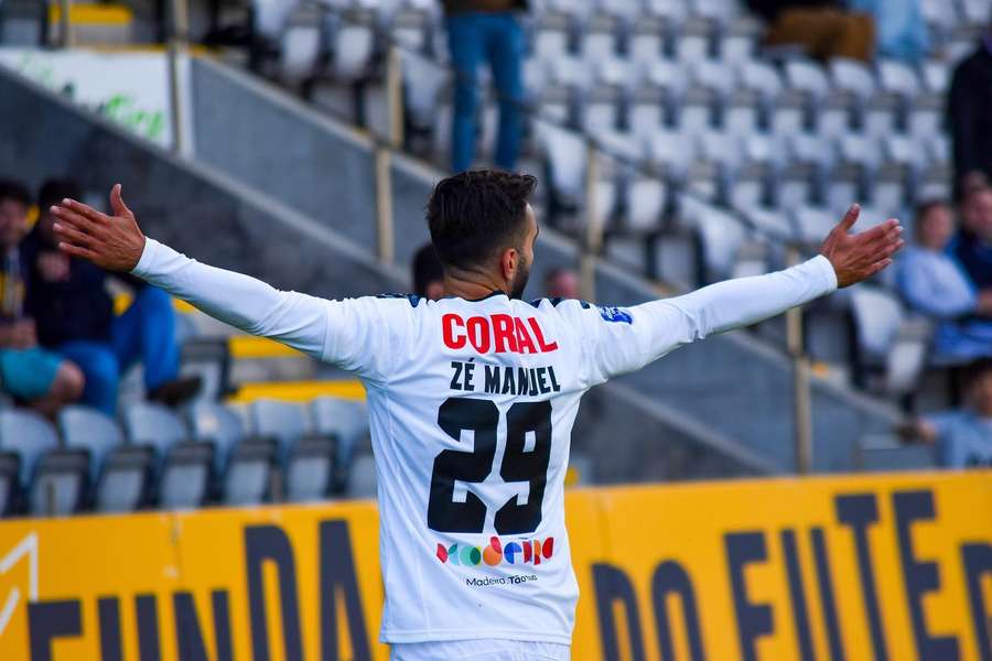 Zé Manuel esteve em destaque na receção ao Portimonense