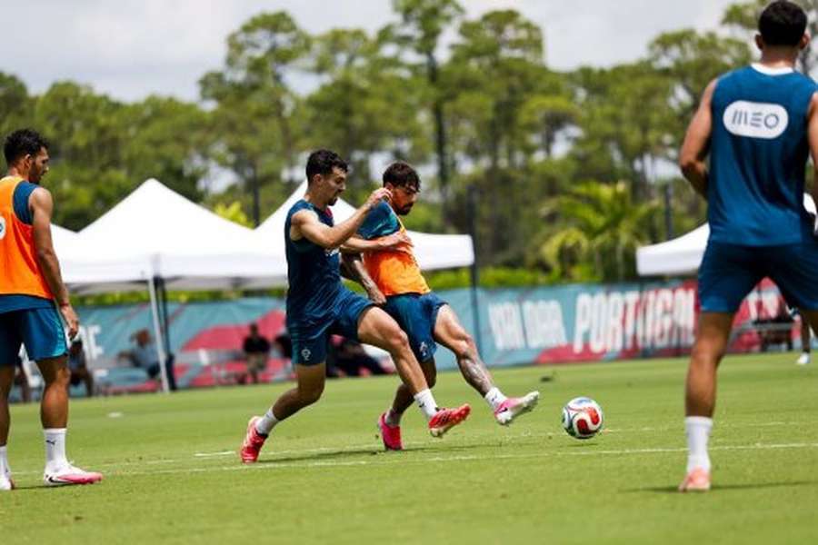 Tomás Araújo avec Samu Costa à l’entraînement du Portugal