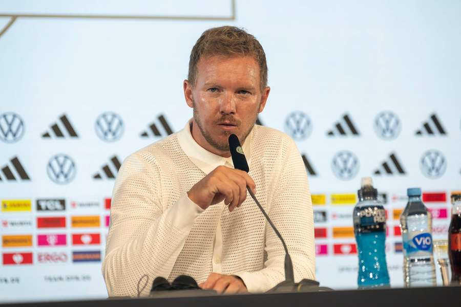 Nagelsmann speaks with the media