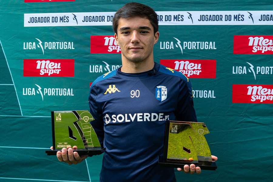 Diogo Nascimento com os dois prémios