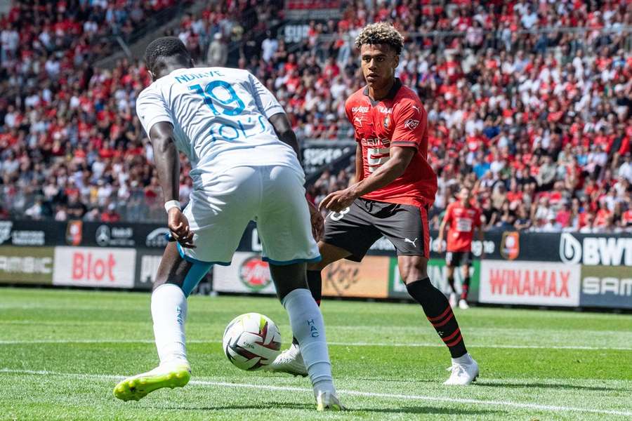 Désiré Doué em ação pelo Rennes