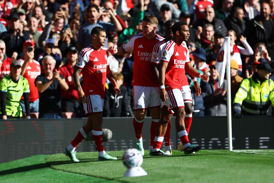 Bruno Guimarães marcou o golo da vitória do Arsenal Bruno Guimarães marcou o golo da vitória do Arsenal