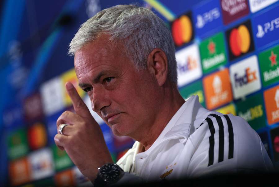 José Mourinho na tiskové konferenci před zápasem na Stamford Bridge.