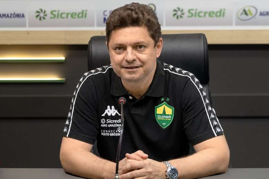 Cristiano Dresch, presidente do Cuiabá, foi chamado de "desqualificado" por Marcelo Teixeira, presidente do Santos Cristiano Dresch, presidente do Cuiabá, foi chamado de "desqualificado" por Marcelo Teixeira, presidente do Santos