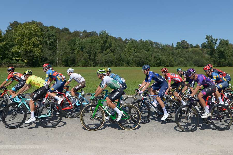 Os ciclistas vão passar por Pamplona, longe dos Pirenéus