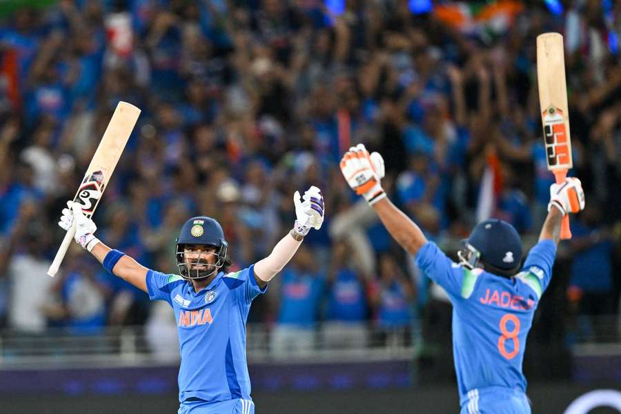 Rahul and Jadeja celebrate