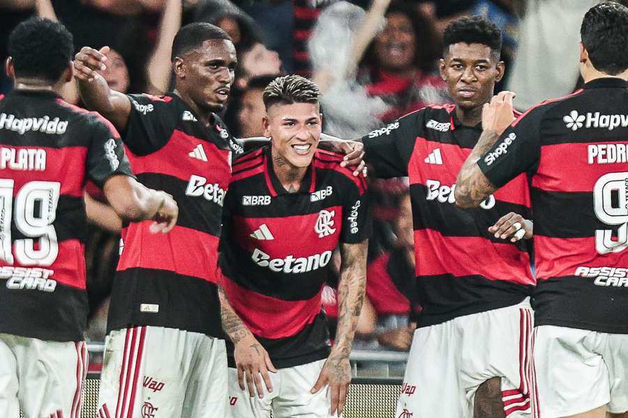 Carrascal garantiu a vitória do Flamengo sobre o Vasco Carrascal garantiu a vitória do Flamengo sobre o Vasco