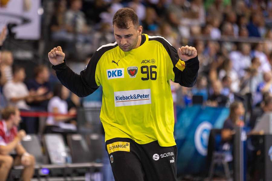 Dejan Milosavljev freut sich über den Sieg in Stuttgart