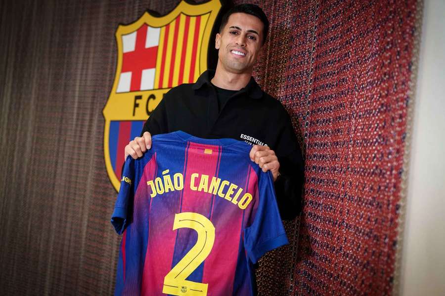 Cancelo se estrena de nuevo con el Barça: convocatoria para visitar al Racing