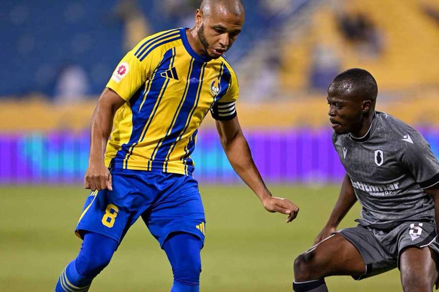 Brahimi marcou o golo do empate, de grande penalidade Brahimi marcou o golo do empate, de grande penalidade