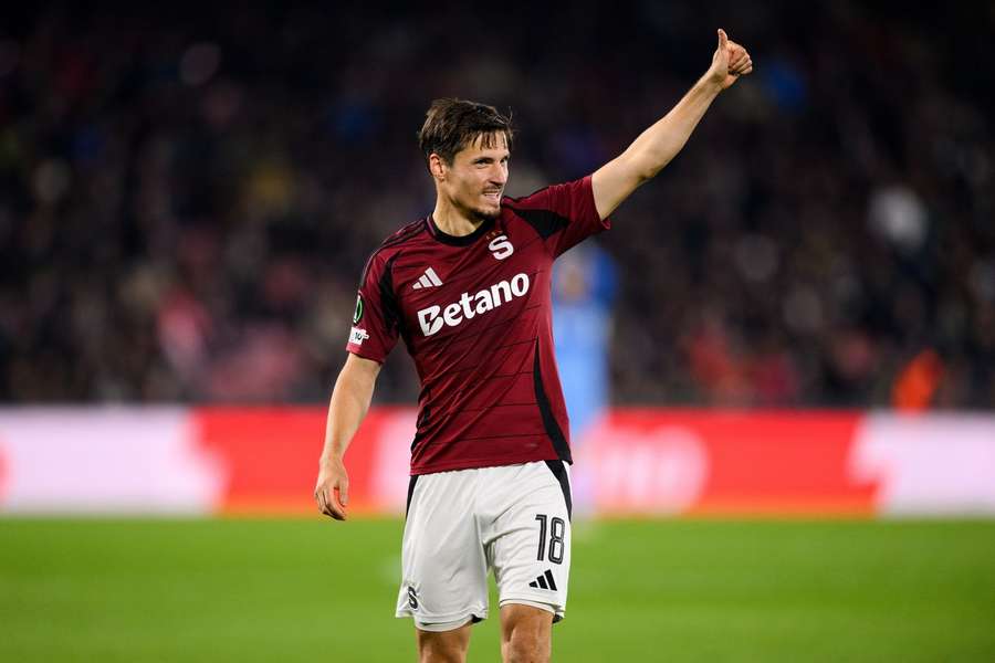 Lukáš Sadílek by mohl opustit Spartu. Lukáš Sadílek by mohl opustit Spartu.