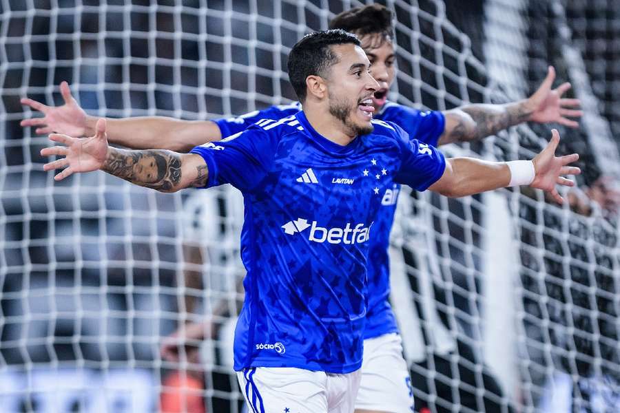 Cruzeiro bateu líder Botafogo