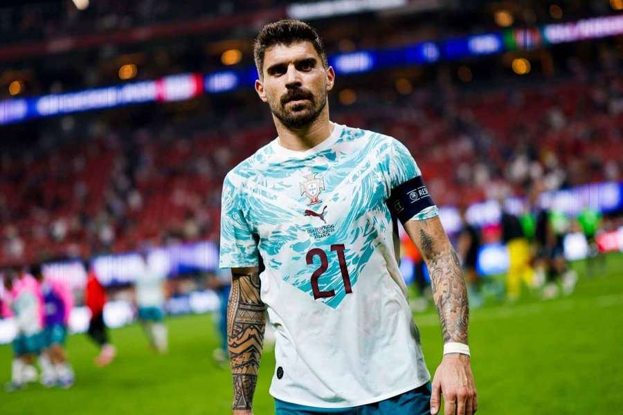 Rúben Neves durante o jogo com o Estados Unidos da América