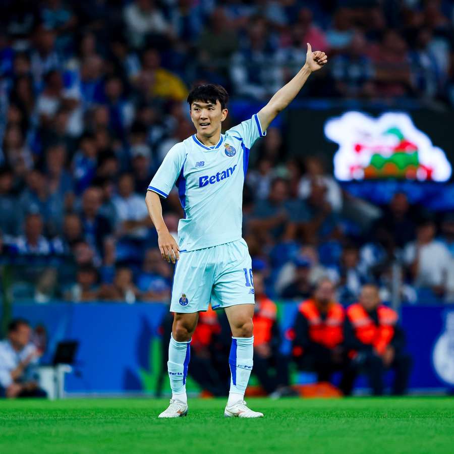 A estreia de Hwang In-beom no Dragão A estreia de Hwang In-beom no Dragão