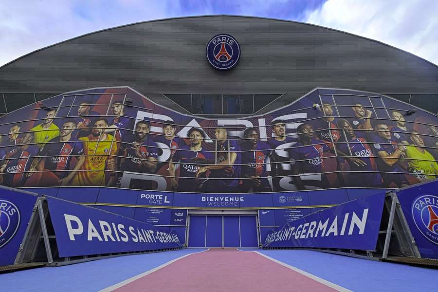 Aktuálna kapacita Parku Princov už PSG nevyhovuje. 