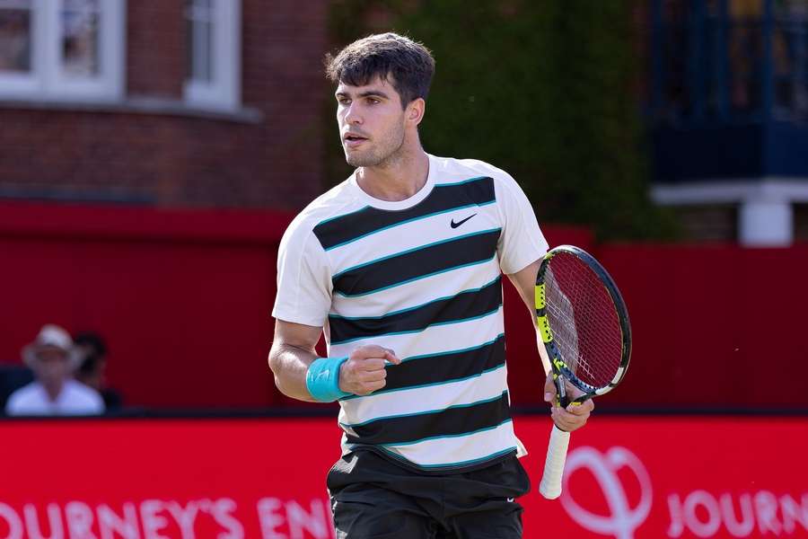 Alcaraz compite en Queen's.