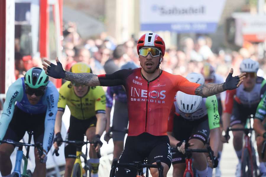 Caleb Ewan triumfatorem 2. etapu Dookoła Kraju Basków, liderem nadal Schachmann