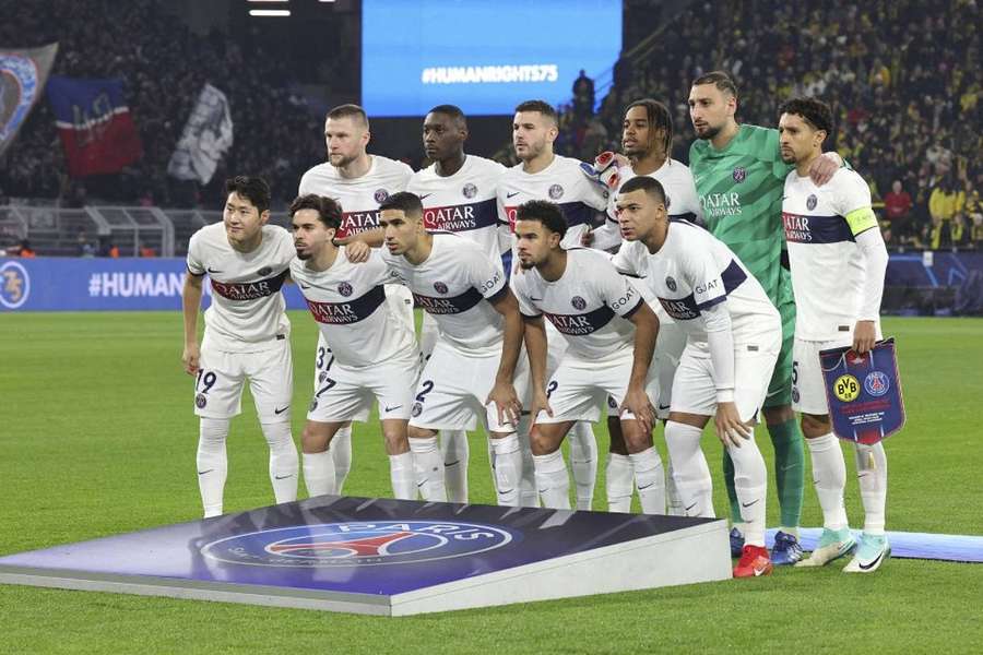 Os parisienses em dezembro durante o jogo da fase de grupos.