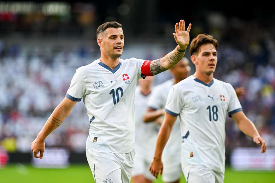 Xhaka quer continuar em Leverkusen