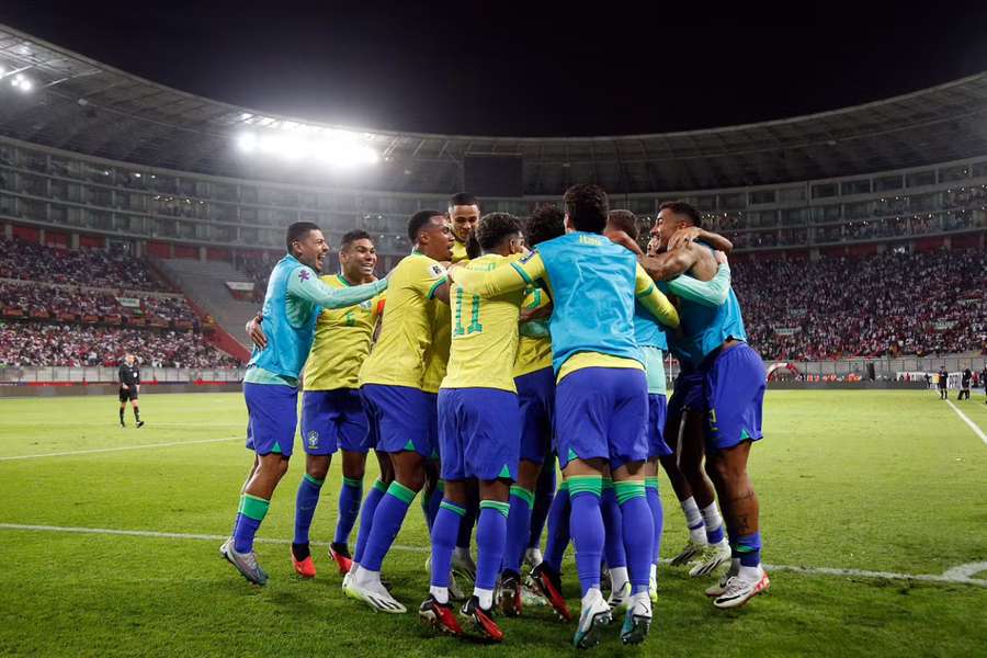 Brazilští fotbalisté vydřeli výhru v Peru pozdní brankou Marquinhose.