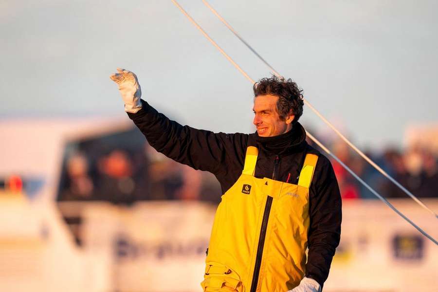 Charlie Dalin conquista la regata Vendée Globe en tiempo récord.-