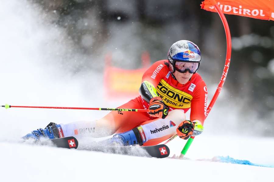 Marco Odermatt zvíťazil v obrovskom slalome v Alta Badii.  