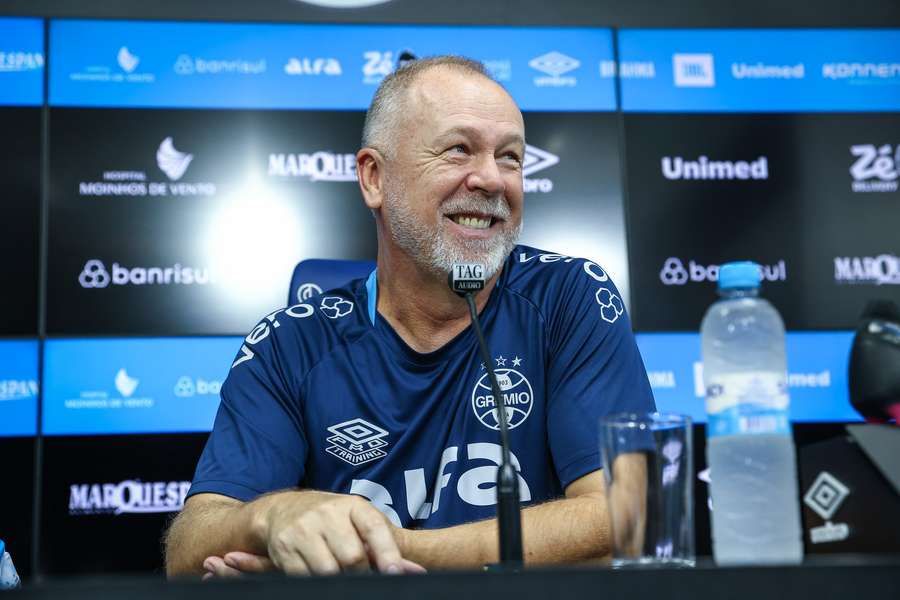Mano Menezes volta ao Grêmio após 20 anos
