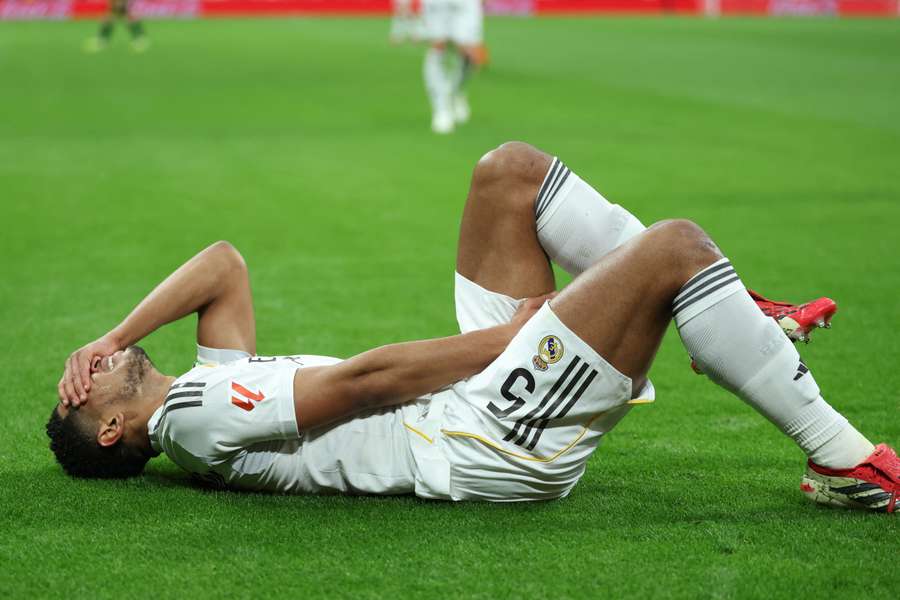 Bellingham se machucou em Real Madrid x Rayo Vallecano Bellingham se machucou em Real Madrid x Rayo Vallecano