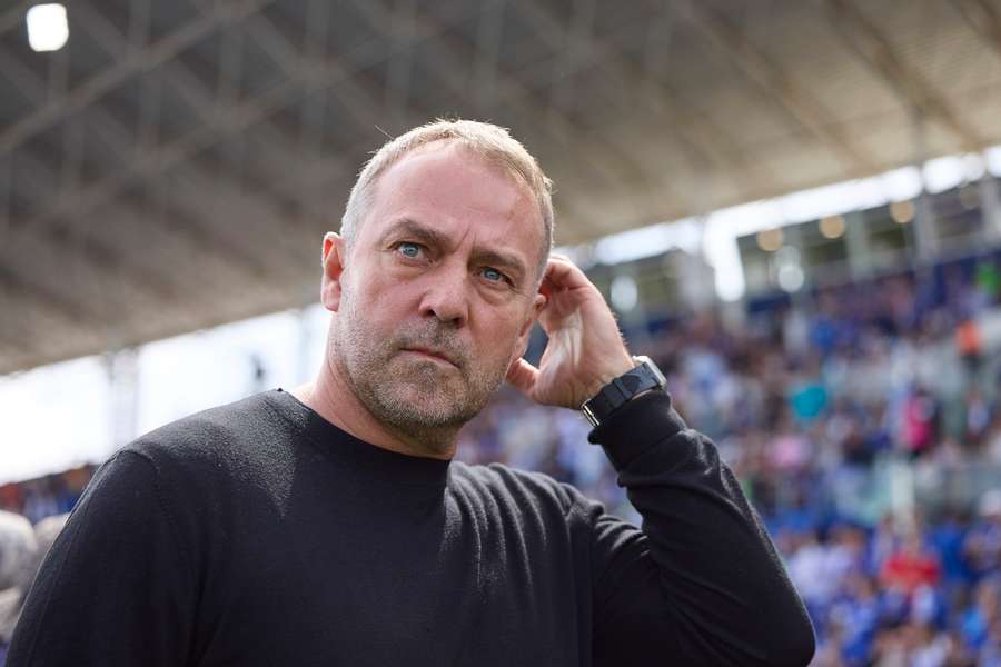 Hansi Flick will trotz seines Trauerfalls beim FC Barcelona sein