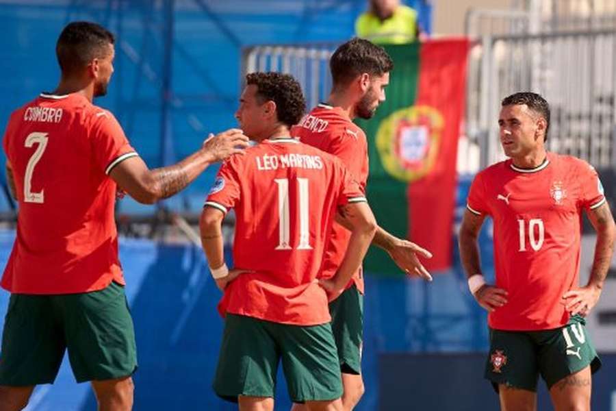 Jogadores de Portugal celebram triunfo