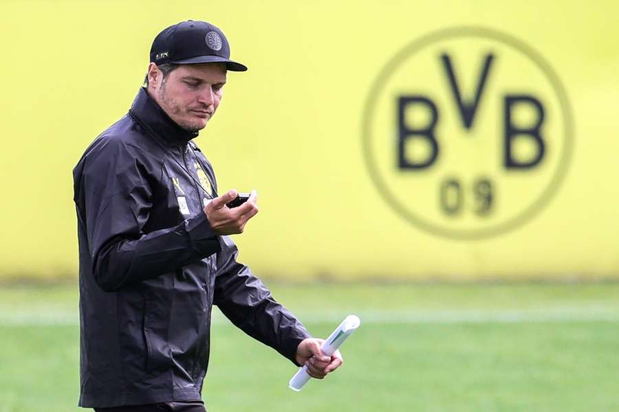 Terzic quiere "devolver el trofeo a Dortmund"