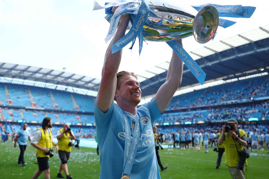 Kevin De Bruyne's current Man City contract expires in 2025